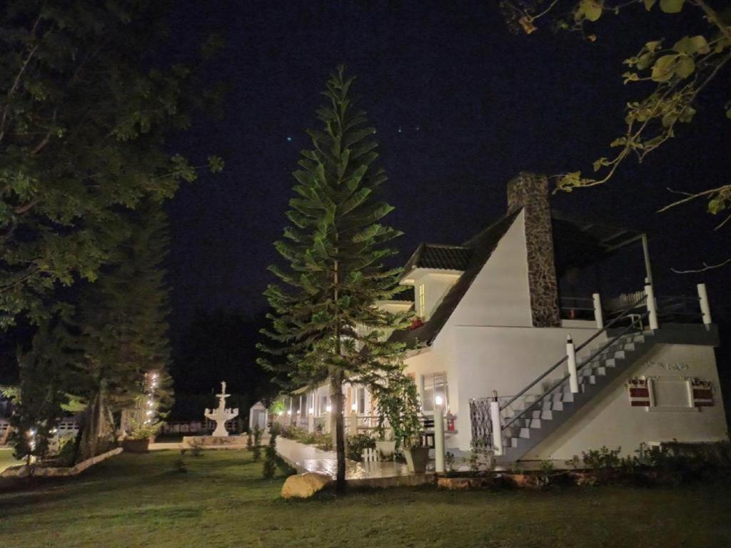 Charisma Resort Suan Phueng Εξωτερικό φωτογραφία