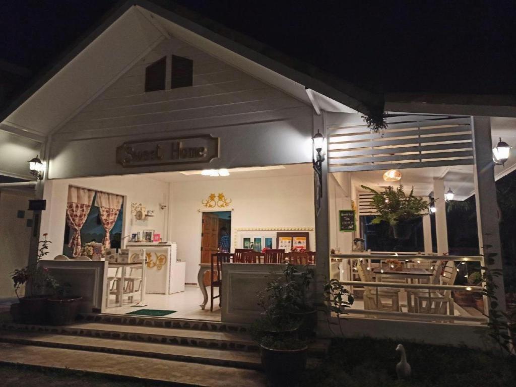 Charisma Resort Suan Phueng Εξωτερικό φωτογραφία