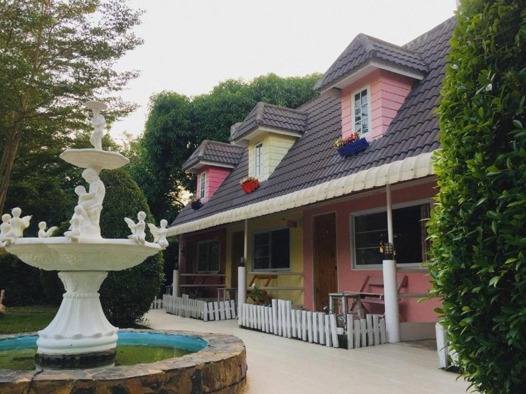 Charisma Resort Suan Phueng Εξωτερικό φωτογραφία