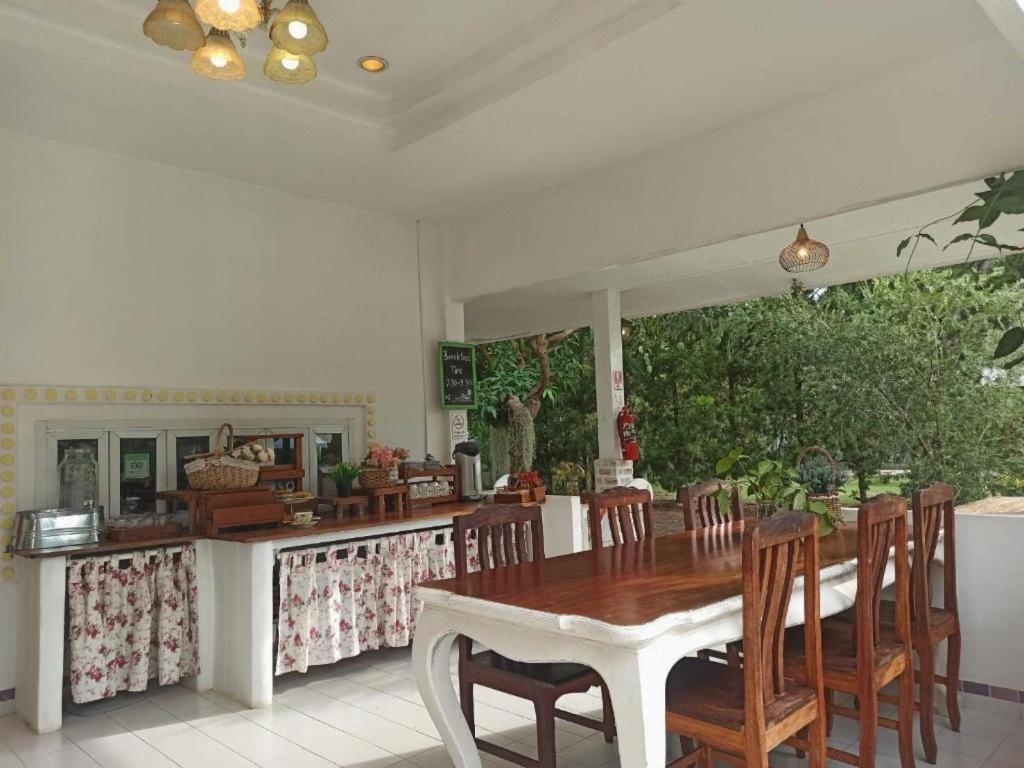 Charisma Resort Suan Phueng Εξωτερικό φωτογραφία