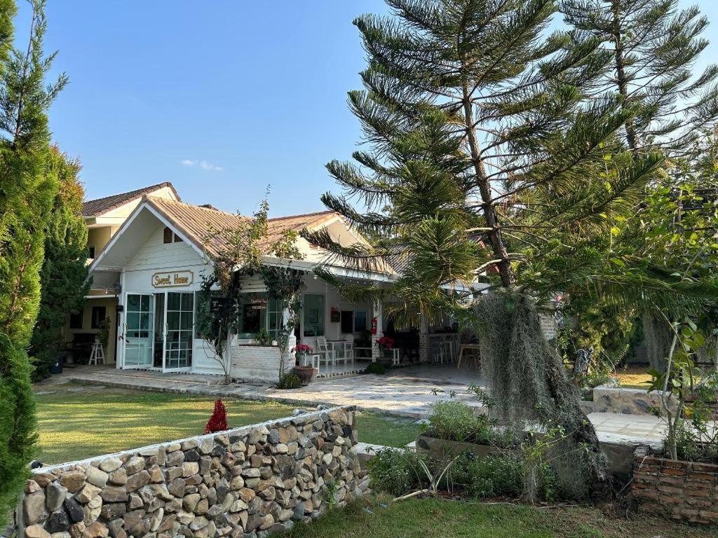 Charisma Resort Suan Phueng Εξωτερικό φωτογραφία